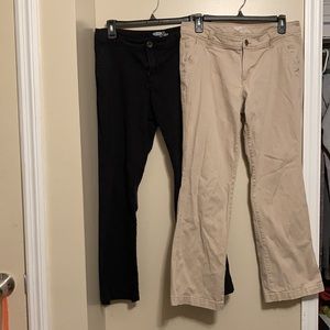 Women’s size 10 short Old Navy Khaki Diva pants